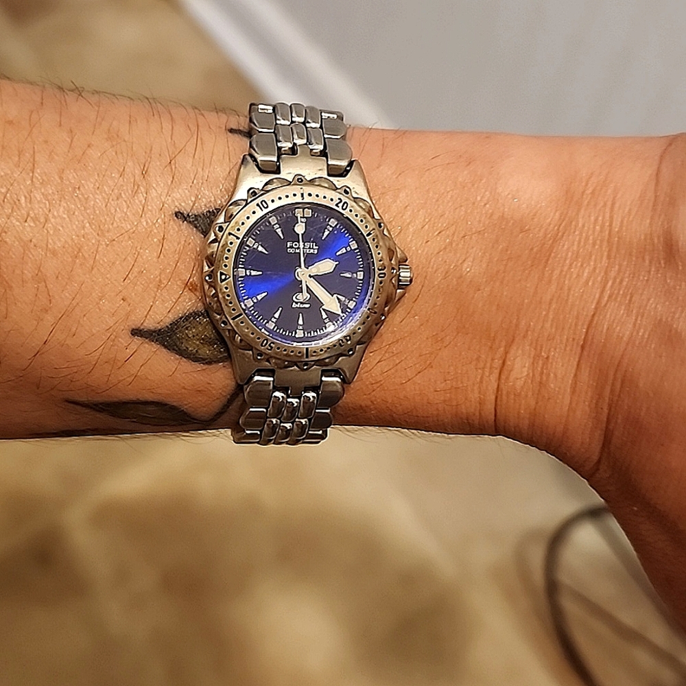 LADIES Vintage Blue Face FOSSIL Wristwatch